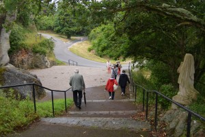 4)descente vers la grotte