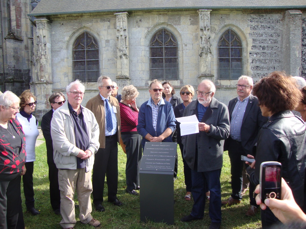 inauguration de la plaque Dumas près de l'église Saint-Aubin de Neuville-les-Dieppe (1)