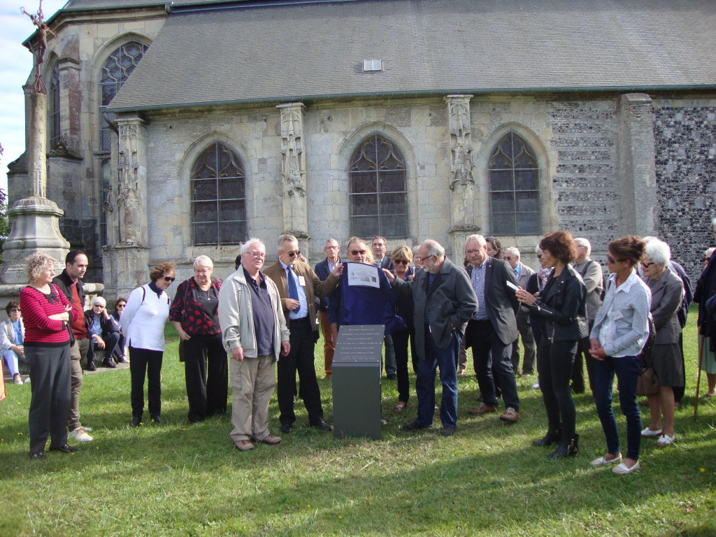 inauguration de la plaque Dumas près de l'église Saint-Aubin de Neuville-les-Dieppe (5)