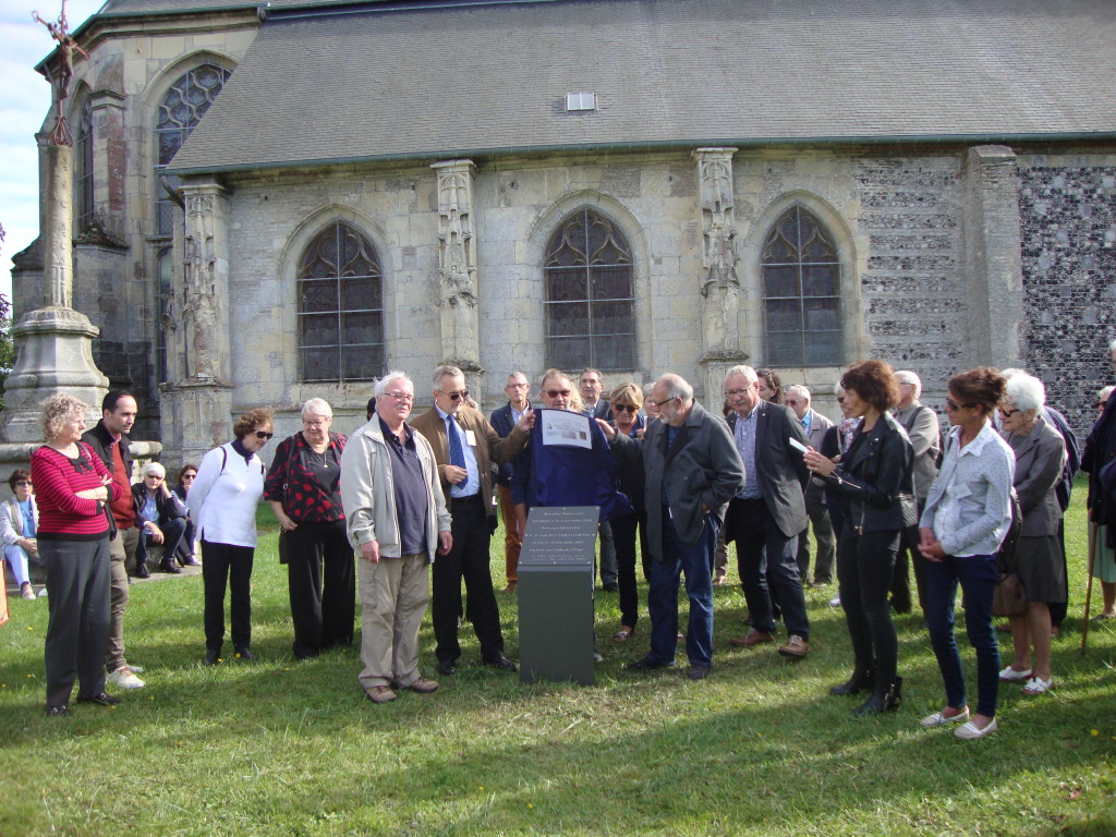 inauguration de la plaque Dumas près de l'église Saint-Aubin de Neuville-les-Dieppe (5)
